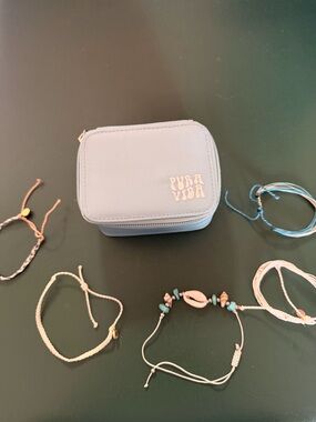 Light Blue Travel Jewelry Case Pura Vida + five bracelets